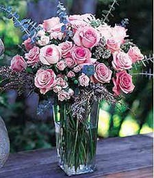 Exceptional Roses in beautiful vase